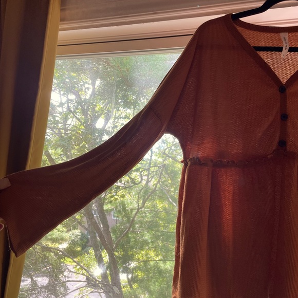 Tickled Teal sz L peplum top - Picture 2 of 3